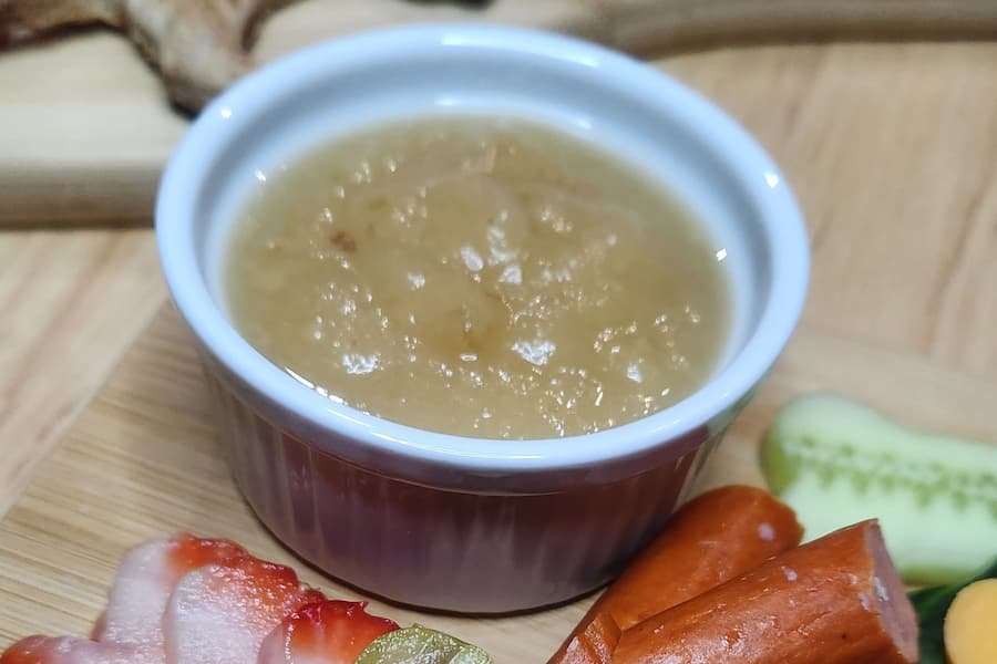 Unsweetened pureed applesauce for dogs